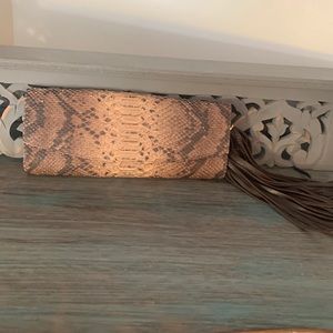 Snake skin clutch